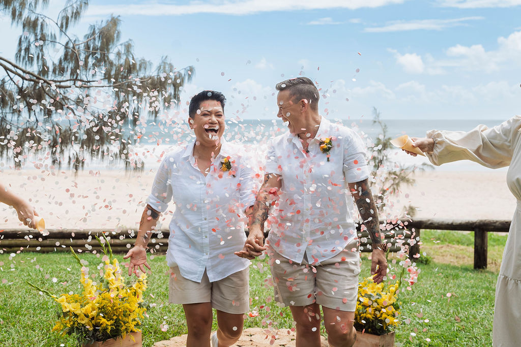 elopement wedding confetti shower