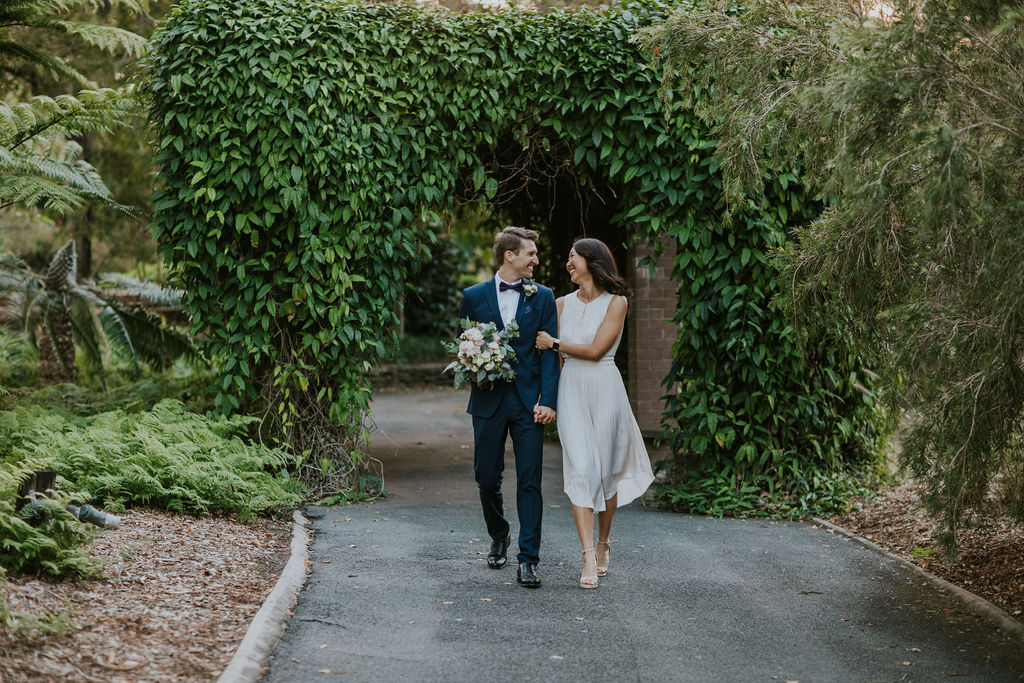 wedding photos Mt Coot-tha botanic gardens