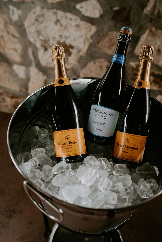 elopement champagne