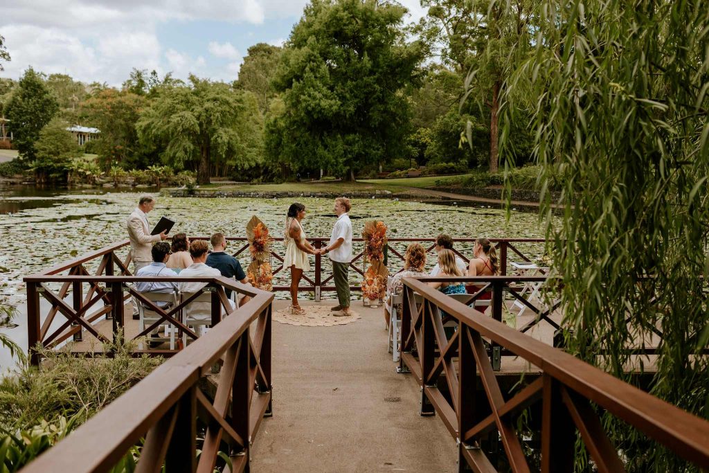 micro wedding ceremony 
