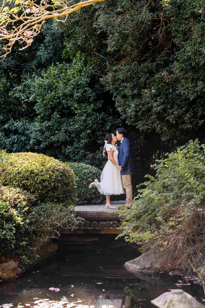elopement photography at Mt Coot-tha gardens